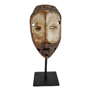 Small Vintage Lega Passport Mask
