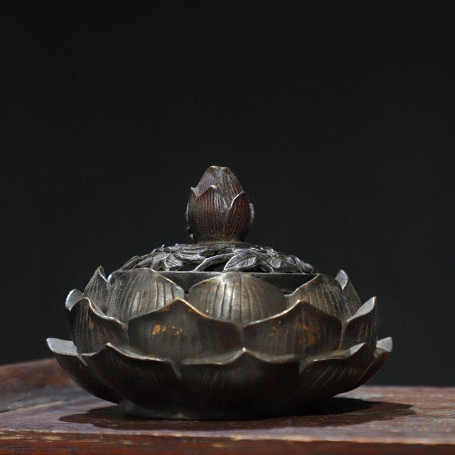 Asian Bronze Lotus Incense Burner With Bud Finial — Gilded Accents, Tripod Form For Sale - Image 3 of 9
