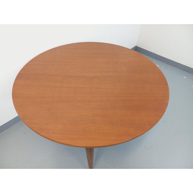 Tan Vintage Scandinavian Style Round Teak Dining Table with Extension, 1960s For Sale - Image 8 of 18