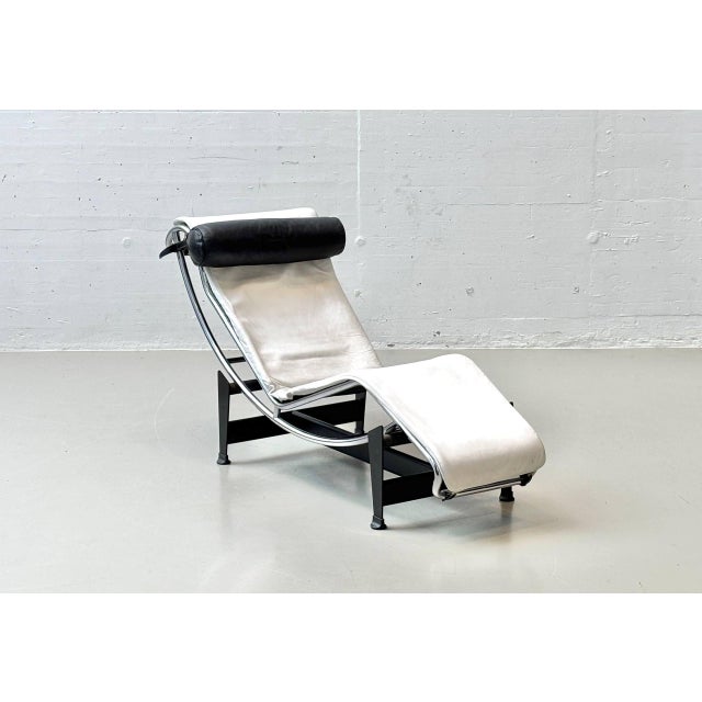Bauhaus LC4 Chaise Longue by Le Corbusier, Jeanneret, and Perriand for Cassina, Late 1970s For Sale - Image 3 of 18