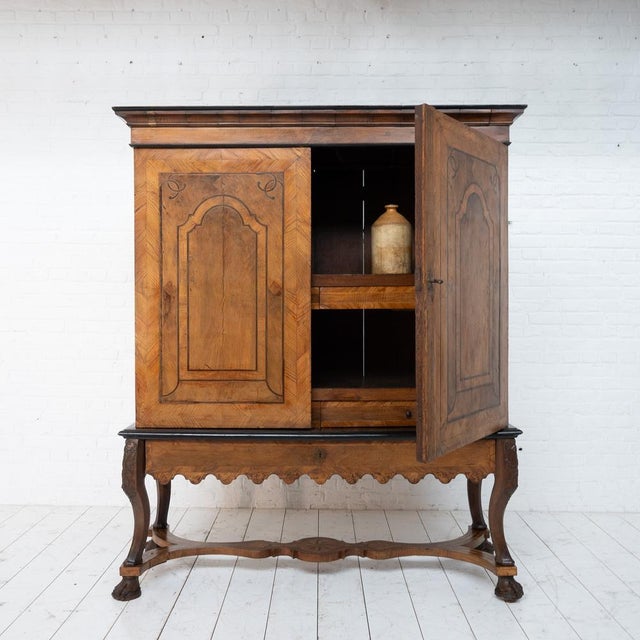 Oak and Walnut 2-Door Cabinet, 18th Century For Sale - Image 4 of 18
