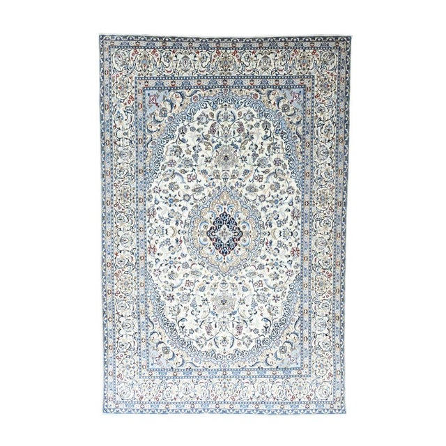 Hand-Knotted Nain 9la Oriental Rug with Silk Content ​, in Flawless conditions. Designed 1990 to 1999