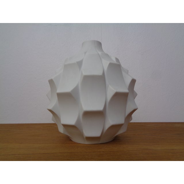 Mid-Century Artichoke Op Art Vase from Hutschenreuther, Germany, 1960s For Sale - Image 12 of 12