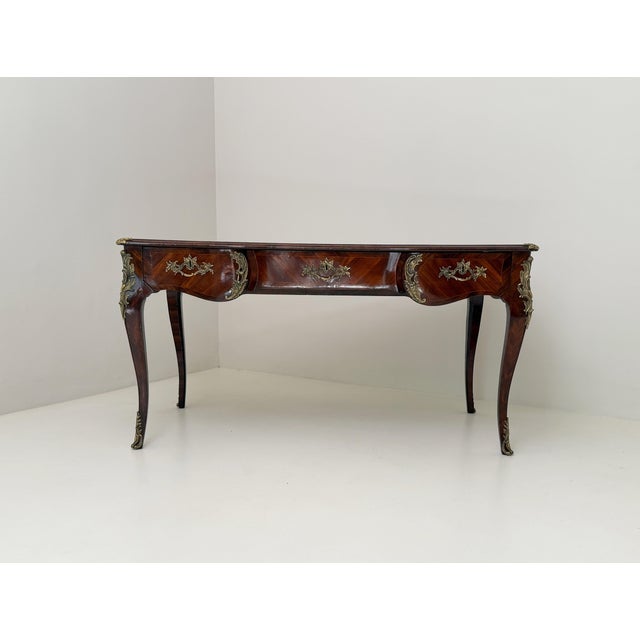 Napoleon III Wood Desk, in Very Good conditions. Designed before 1890