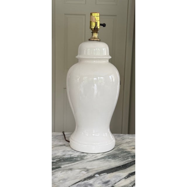 Vintage Seashell White Ginger Jar Lamp For Sale In Seattle - Image 6 of 11