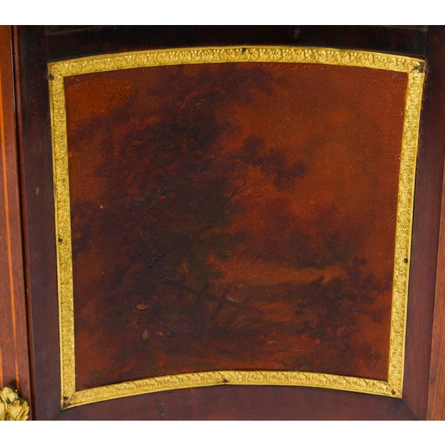 French Display Cabinet from Vernis Martin, 19th Century For Sale - Image 17 of 18