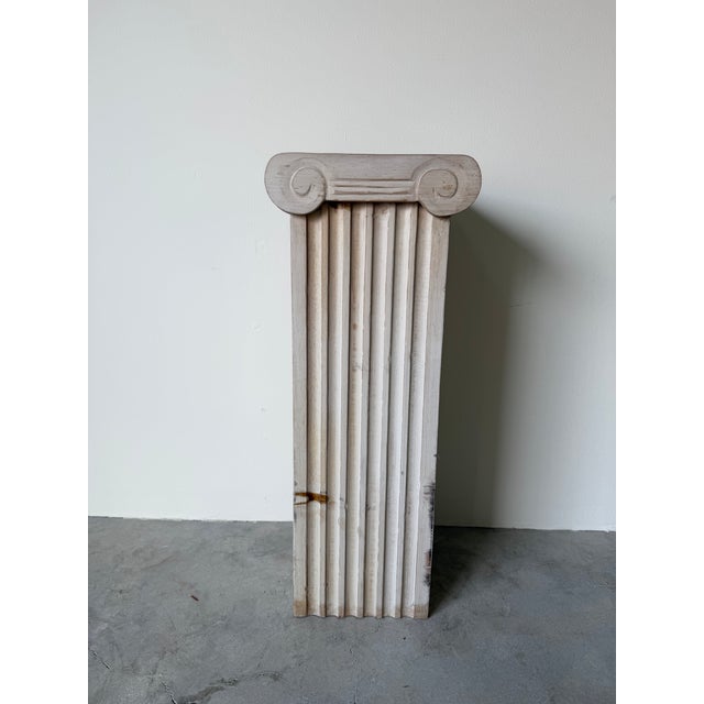 White 1980's Vintage Carved Wood Capital Column Design Pedestal For Sale - Image 8 of 12