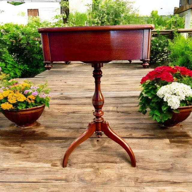 Berkey & Gay Antique Berkey & Gay Mohogany Pedestal Table c.1900-Side-Victorian-Colonial For Sale - Image 4 of 15