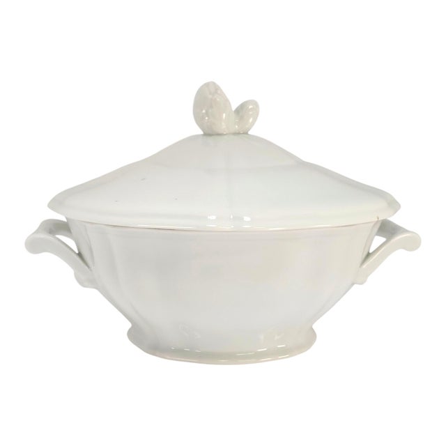 Mid 20th Century Mid-Century Limoges France White Porcelain Scalloped Covered Tureen For Sale - Image 5 of 18