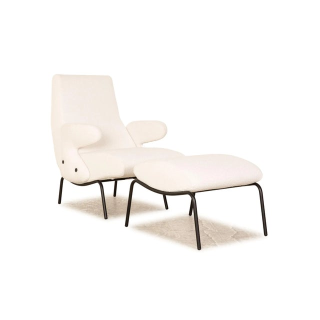 Set of White Fabric Arflex Armchair with Stool from Delfino For Sale - Image 11 of 11