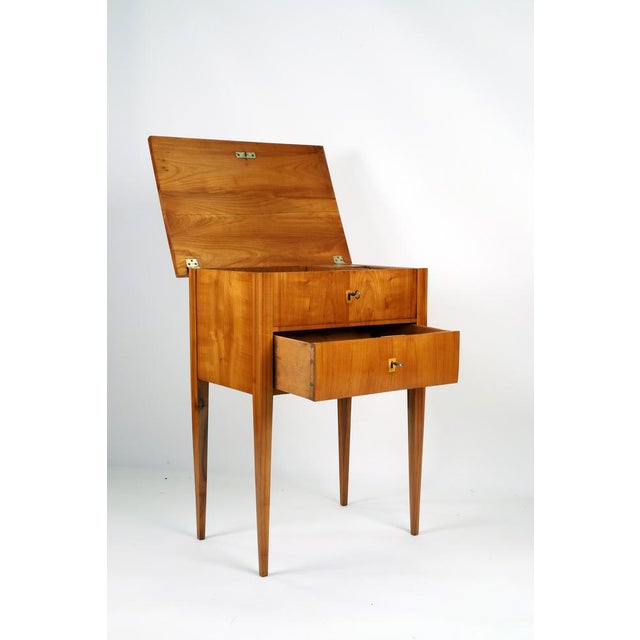 Antique Biedermeier Side Table in Cherry Wood, 1830 For Sale - Image 6 of 14