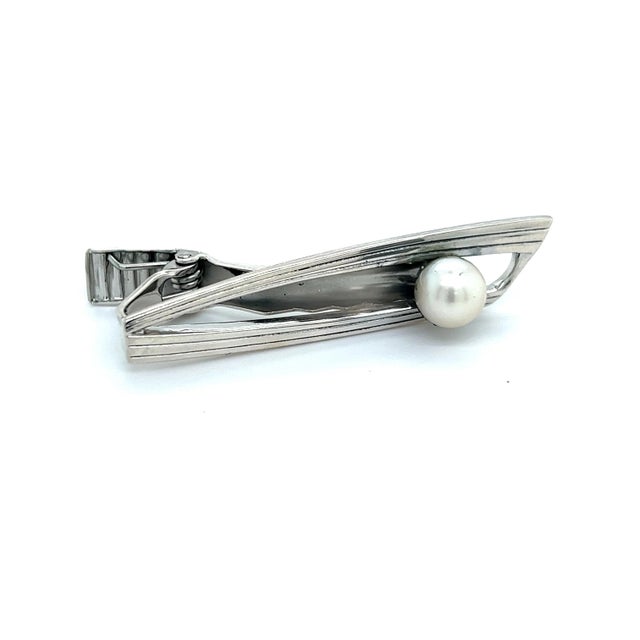 Mikimoto Estate Akoya Pearl Mens Tie Clip 7 mm Sterling Silver M316 This elegant Authentic Mikimoto Estate Akoya pearl tie...