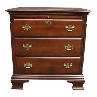 Late 20th Century Kincaid Furniture Cherry Gentleman’s Chest For Sale