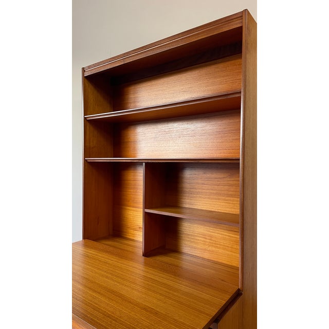 Mid-Century Modern Scandinavian-Style Teak Bookcase from Vanson, 1960s For Sale - Image 11 of 16