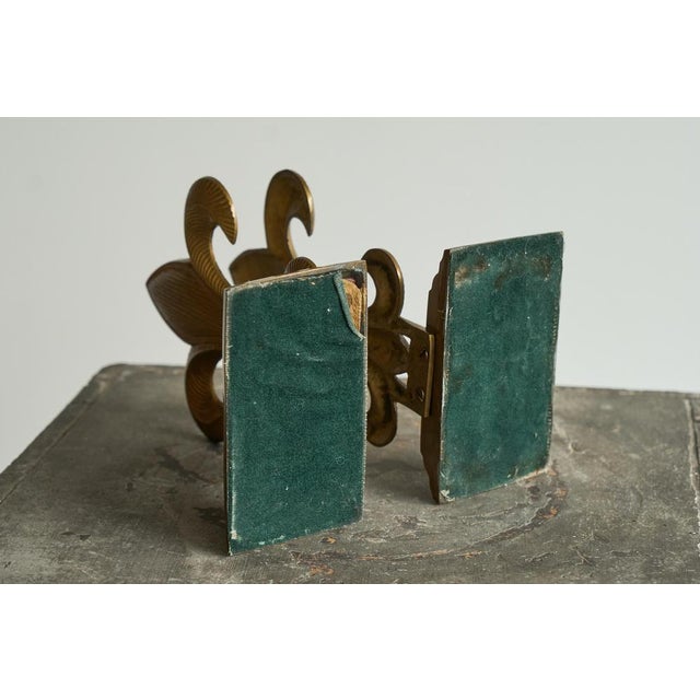 Fleur-De-Lis Bookends in Patinated Brass, 1960s, Set of 2 For Sale - Image 12 of 13