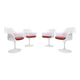Eero Saarinen for Knoll Tulip Chairs, Set of Four For Sale
