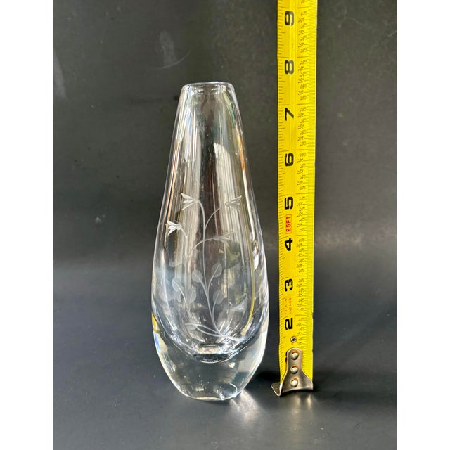 Signed Kosta Sweden H3053 Crystal Bud Vase With Etched Wildflowers, Circa 1960s For Sale - Image 9 of 12