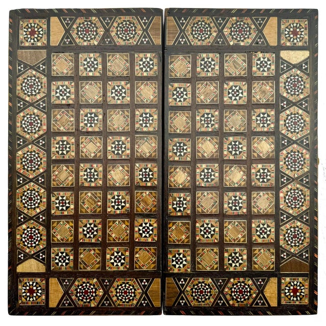 Vieux échiquier Syrien En Marqueterie – Jeu De Backgammon Et échecs (occasion)