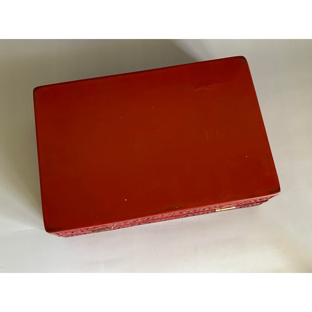 Mid 20th Century Chinese Export Cinnabar Lacquer Jewelry Box For Sale - Image 12 of 12