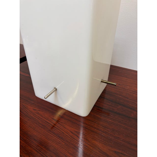 Mid-Century Modern 1970s Lucite Box Table Lamp in the Style of Paul Mayen for Habitat For Sale - Image 3 of 8