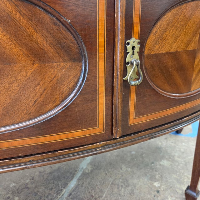 Early 20th Century Bowfront Mahogany Satin Banded Sheraton Style Sideboard For Sale - Image 15 of 17