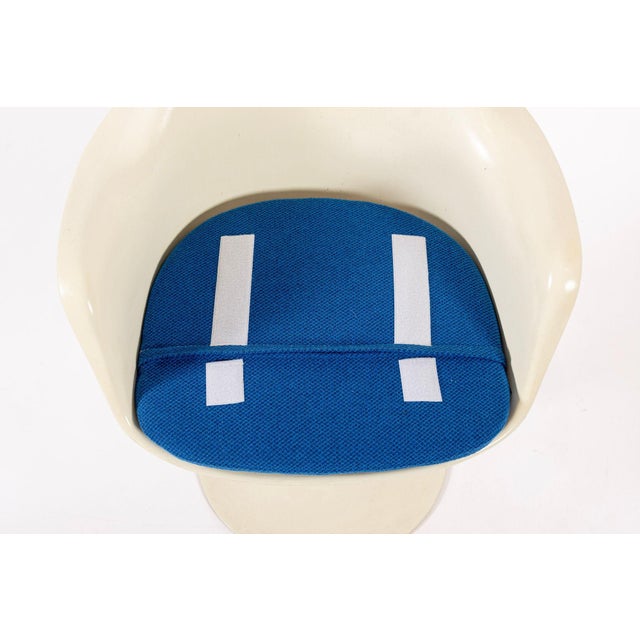 Original Fiberglass Tulip Arm Chair by Eero Saarinen for Knoll 1970s For Sale - Image 15 of 15