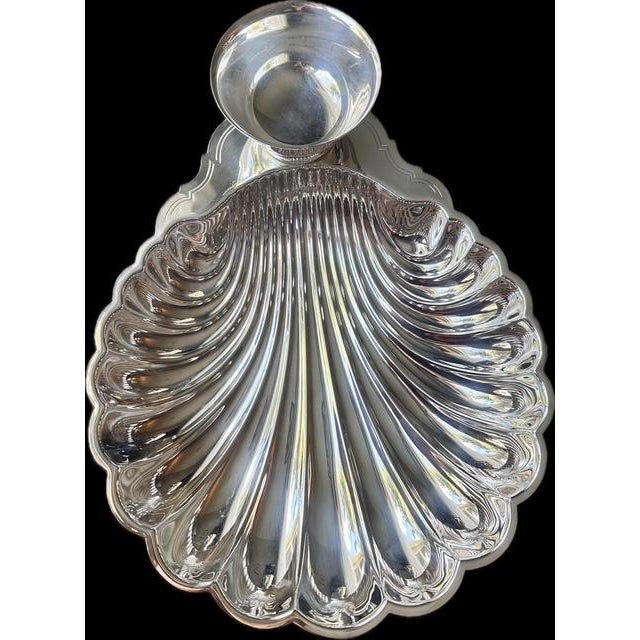 Victorian Vintage Mid Century w.m Rogers Silverplate Scallop Clam Shell Tray With Serving Dish For Sale - Image 3 of 9