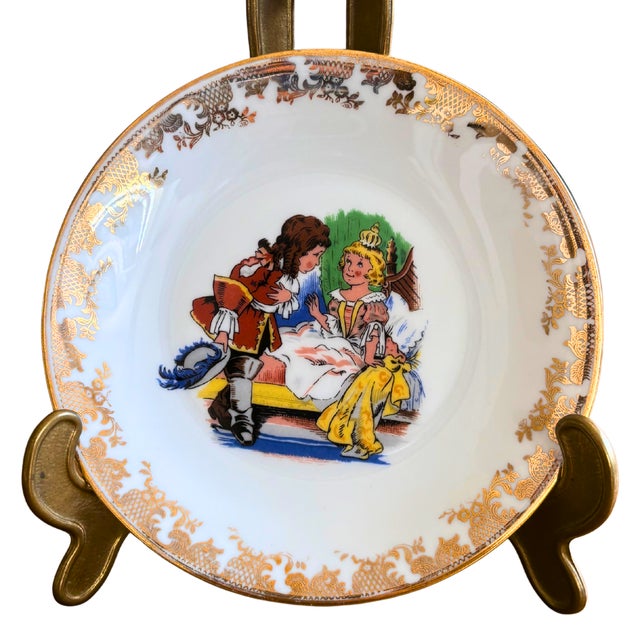 1950s Fairy Tale Dessert Plates with Gilded Friezes by Charles Perrault, 1950s, Set of 4 For Sale - Image 5 of 8