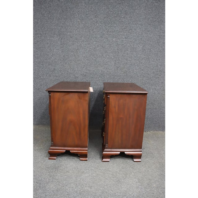 Henkel-Harris Georgian Style Mahogany Four-Drawer Chests, Pair, 2000 For Sale - Image 9 of 15