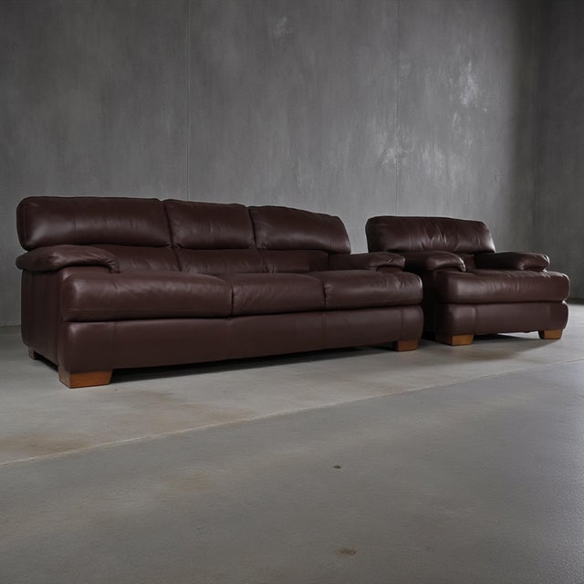 A refined balance between comfort and structure, this chocolate-toned leather lounge set represents LOOM’s studio-driven...