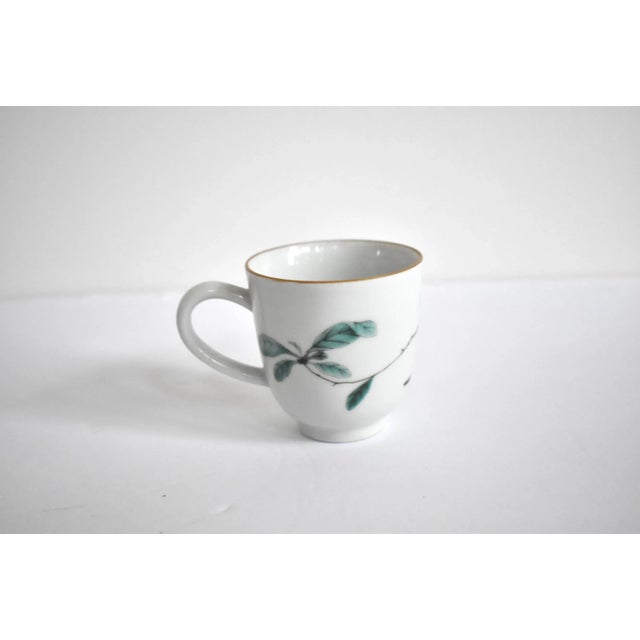 Cream Mottahedeh "Famille Verte" Coffee Cups - a Pair For Sale - Image 8 of 9