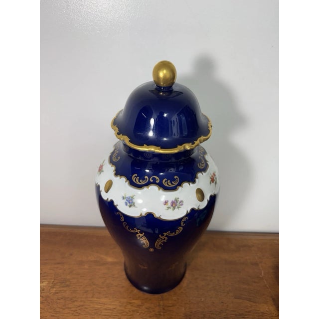 Vintage Wallendorf 1764 Echt Kobalt Cobalt Blue Floral Gold Lidded Vase GDR For Sale - Image 4 of 18