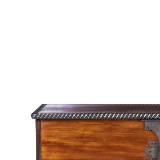 Furniture - Chest with two drawers; in vinhatico wood - 18th century. Portuguese from the 18th century; in vinhatico wood...