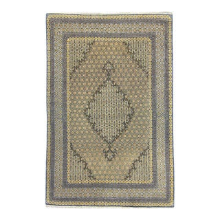 Vintage Medallion Floral Gold Beige Hand-Knotted Wool Rug - 4’7” X 6’10” For Sale