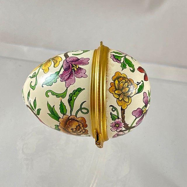 Staffordshire Halcyon Days English Bilston Enamel Floral Egg Trinket Box For Sale - Image 4 of 10