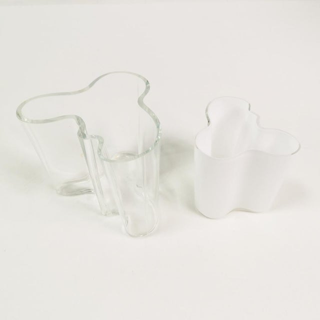 Mid-Century Vases in Glass by Alvar Aalto, Finland, 1980s, Set of 2 For Sale - Image 17 of 17