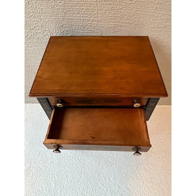 Brown 1980s Vintage Lambert Hitchcock Maple Wood Side Accent Table For Sale - Image 8 of 14