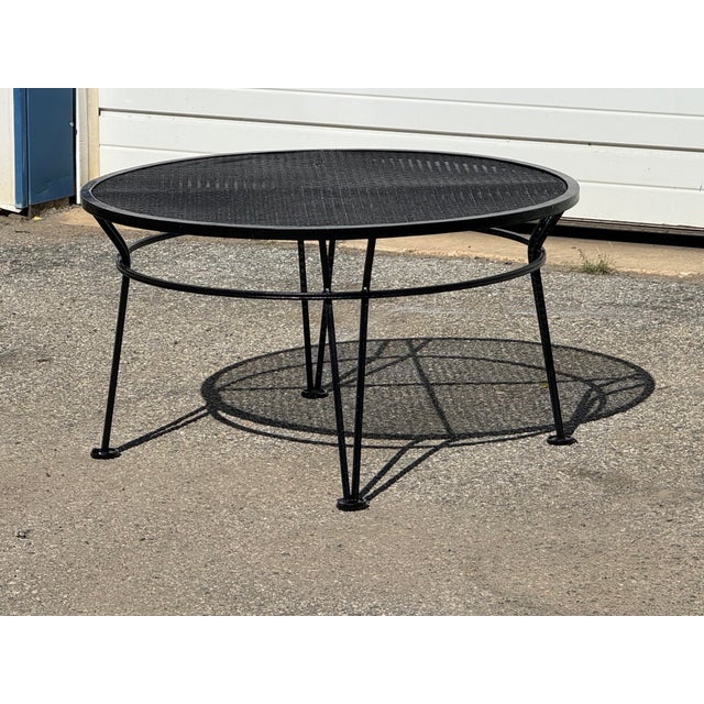 Mid-Century Modern Vintage Woodard Style Outdoor Wrought Iron Round Coffee/ Cocktail Table For Sale - Image 3 of 10