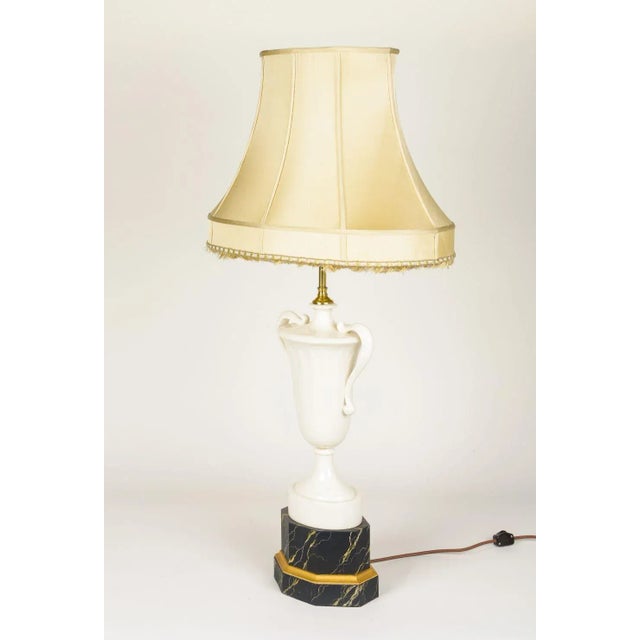 Pair of Porcelain and Faux Marble Urn-Form Table Lamps For Sale - Image 4 of 10