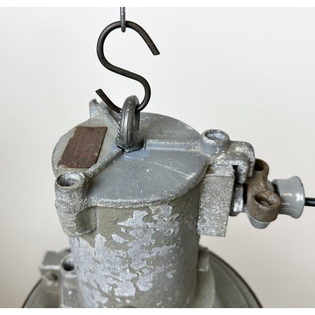 Industrial Grey Cast Aluminium Pendant Light, 1960s For Sale - Image 6 of 18