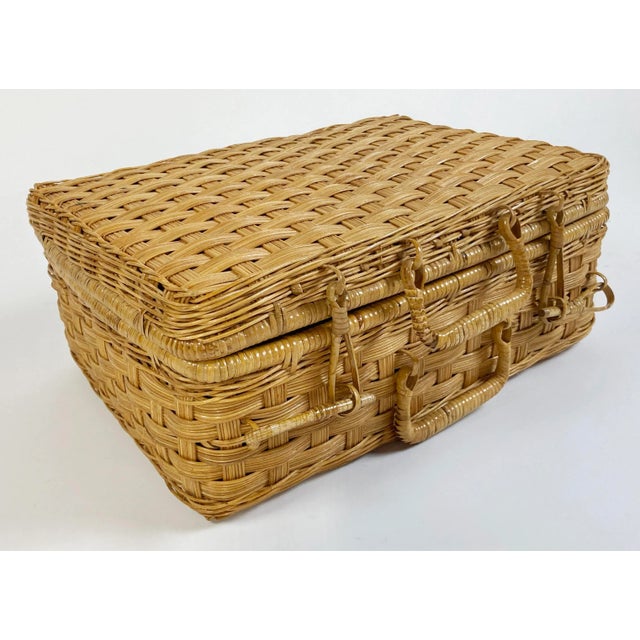 Late 20th Century Wicker Picnic Basket For Sale - Image 4 of 8