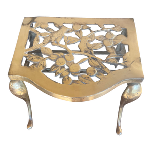 Folk Art Farmhouse Late 1800s English Cast Brass Fireplace Footman Kettle Stand