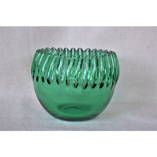 Vintage Green Ribbon Edge Bowl For Sale In New Orleans - Image 6 of 6