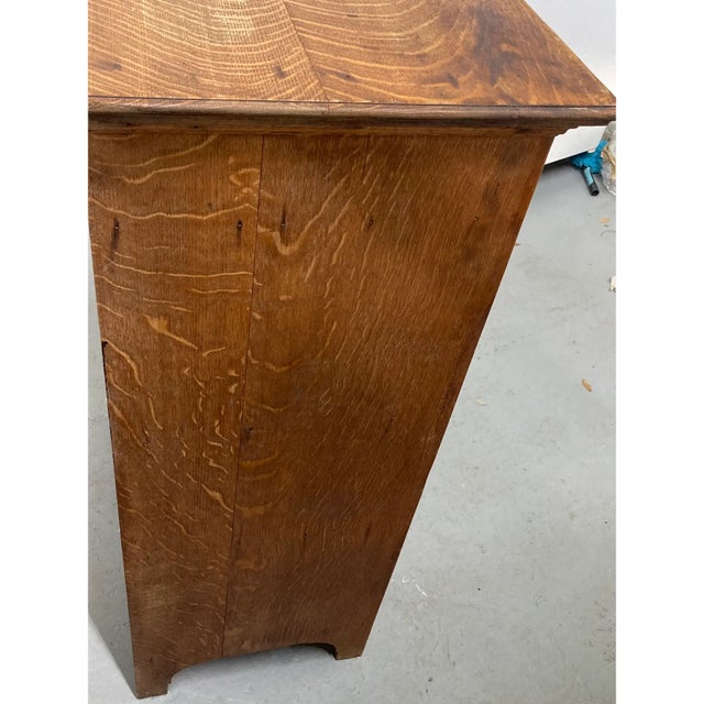 Arts & Crafts Antique Quarter-Sawn Oak Sheet Music Cabinet – Arts & Crafts Mission Style, Circa 1900s For Sale - Image 3 of 11