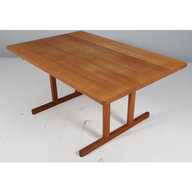 Børge Mogensen shaker dining table in solid oiled oak. Made by Fredericia, model 6286. This piece is attributed to the...