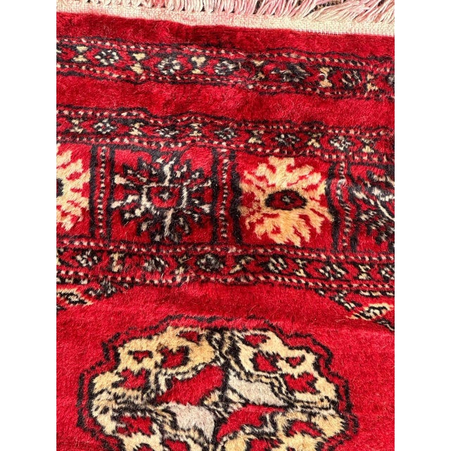 Small Vintage Pakistani Rug from Bobyrugs, 1980s For Sale - Image 13 of 16