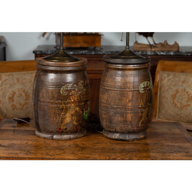 Brown 1880s English Wooden Barrels with Coat of Arms Made into Table Lamps - a Pair For Sale - Image 8 of 12