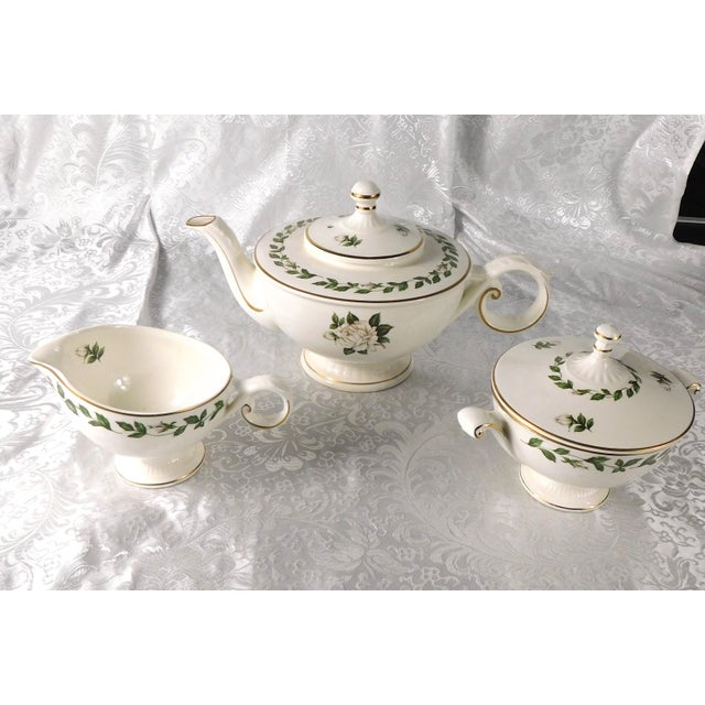 Traditional 1950s Halls Teapot, Sugar Bowl and Creamer in Cameo Rose For Sale - Image 3 of 15