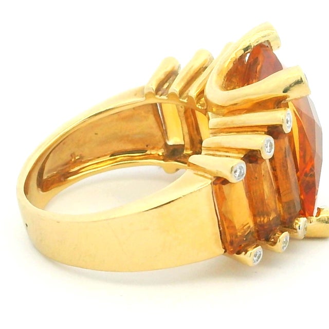 1980s Italian 18k Gold Citrine & Diamond Architectural Cocktail Ring, Size 7 For Sale In Miami - Image 6 of 14