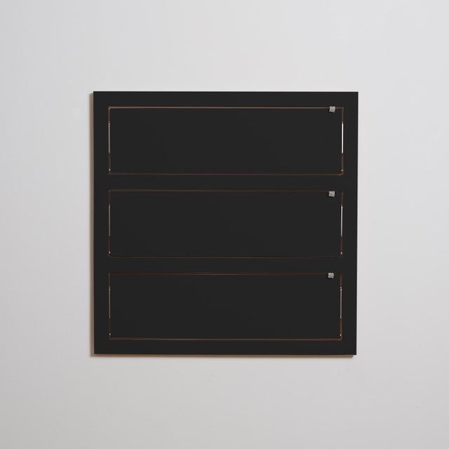 The triple slim offers shelving space to cater to bookworms, film buffs, and music lovers alike. As with all fläpps...